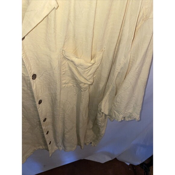 Tommy Bahama Men’s Hawaiian Shirt Size 2XL Yellow Floral Beach Island Cruise - Picture 7 of 12